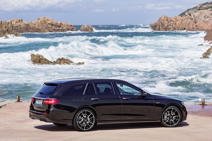  Mercedes-AMG E43 4Matic Estate 2016 года  (фото 18 из 28)